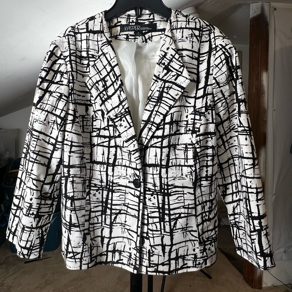 Kasper Black & White Printed Blazer